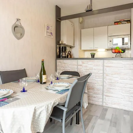 شقة Fleur Marine-31 By Interhome كابورغ